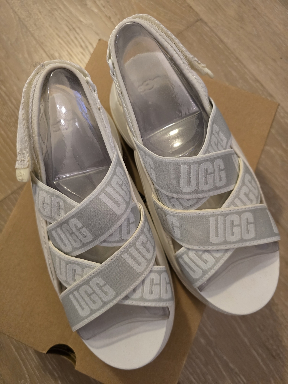 UGG LA CLOUD Women's White Logo Strappy Sandal